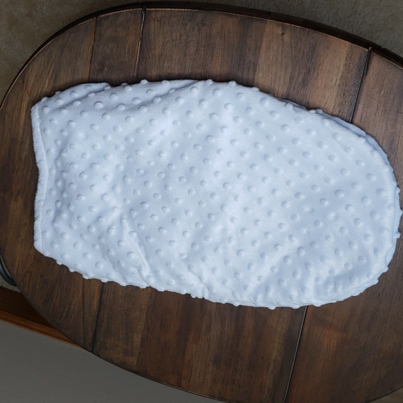 Blankets & Beyond Fleece Swaddle - Picture 3 of 6